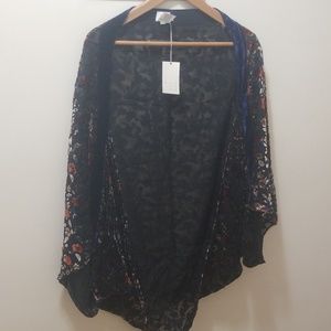 Floral/velvet kimono